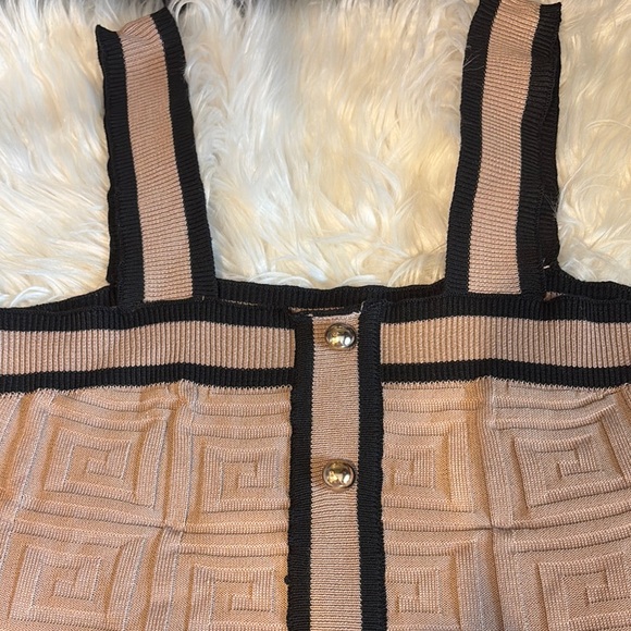 Tan and Black Ribbed Crop Tank Top - Picture 3 of 8